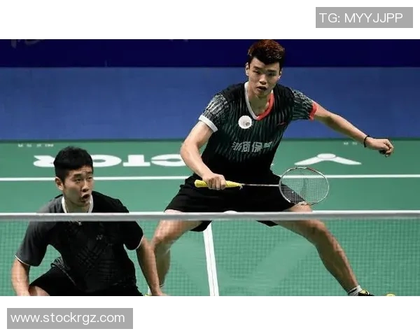 成都羽毛球队防反战术解析与实战应用探讨